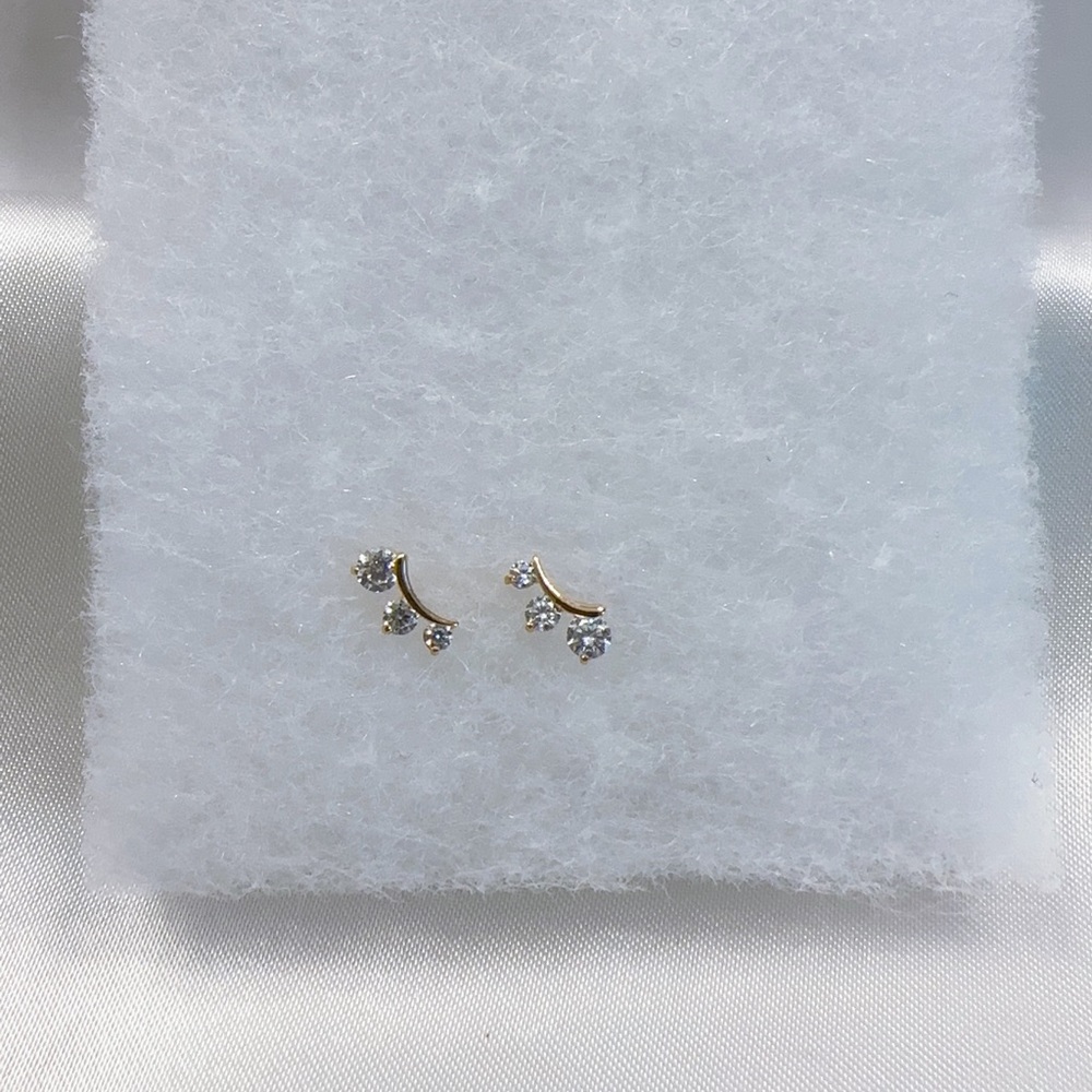 14k yellow gold stud earrings